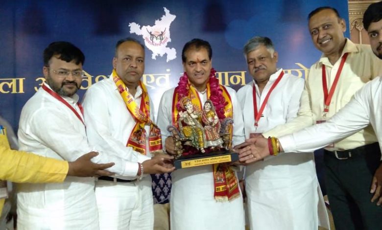 अपने वजूद को जिंदा रखने के लिए ज्यादा से ज्यादा संख्या में राजनीति करें : प्रेमचंद अग्रवाल
