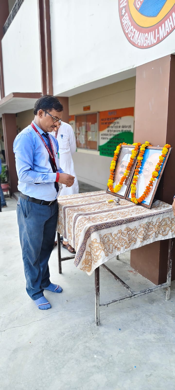 आलमाइटी स्कूल में राष्ट्रपिता महात्मा गांधी और पंडित जवाहरलाल नेहरू की धूमधाम से मनायी गयी जयंती